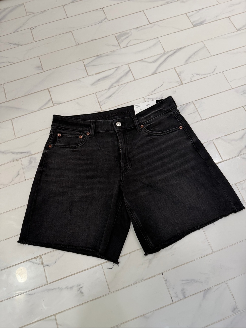 NWT American Eagle Low Rise Baggy Denim Shorts Black Stretch Size 6 28W